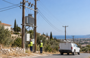 Χωρίς ρεύμα παραμένουν αρκετές περιοχές – Δες πού υπάρχουν βλάβες και πότε αναμένεται να επιστρέψει η ηλεκτροδότηση Η εικόνα αποτελεί προϊόν Τεχνητής Νοημοσύνης.