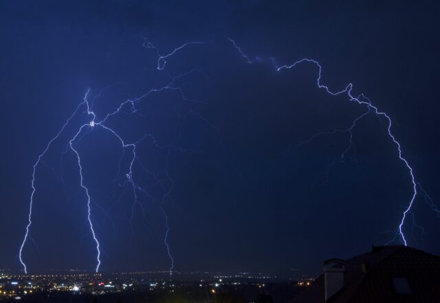 jdblack-summer-thunder-storm-3465247_1920.jpg