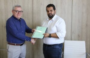 Δήμος Κουρίου: Πέντε συστήματα AI για πυρκαγιές, με προειδοποίηση έως μία ώρα πριν από την πρώτη κλήση Υπογραφή της συμφωνίας του Δήμου Κουρίου με τη Neuranet Solutions για τα συστήματα PyroGuard AI