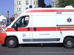 Ασθενοφόρο σε δημοτική εκδήλωση στη Βουδαπέστη, 21 Σεπτεμβρίου 2025.