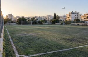 Γήπεδο ποδοσφαίρου σε γειτονιά της Λεμεσού