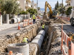 Αποχετευτικό σε 230 δρόμους της Λεμεσού: Πού τελείωσε και πού συνεχίζονται τα έργα Απεικόνιση κατασκευής αποχετευτικού δικτύου σε κατοικημένη περιοχή της Λεμεσού