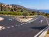 Συμβολική απεικόνιση οδικής διασταύρωσης στην ύπαιθρο