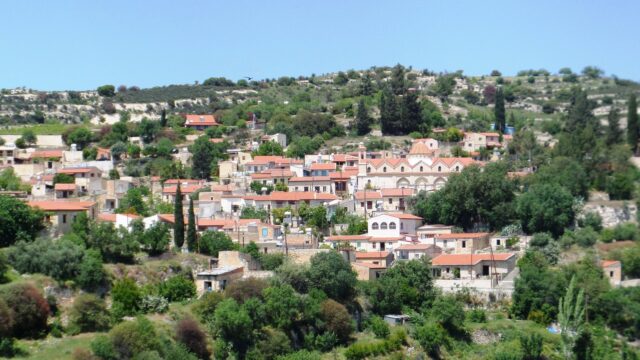 Τι ετοιμάζεται δίπλα στο παλιό σχολείο της Βάσας Κοιλανίου; Η παρέμβαση στην πλαγιά Πανοραμική θέα της Βάσας Κοιλανίου στην επαρχία Λεμεσού