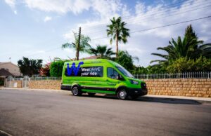 Σχολείο και φροντιστήριο στη Λεμεσό: Πώς κλείνεις διαδρομή με το WeeDRIVE και τι ελέγχεις πριν πληρώσεις Πράσινο μικρό λεωφορείο της υπηρεσίας WeeDRIVE στη Λεμεσό