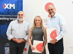 Εκπρόσωποι της XM και του Καραϊσκάκειου Ιδρύματος στη συμφωνία συνεργασίας