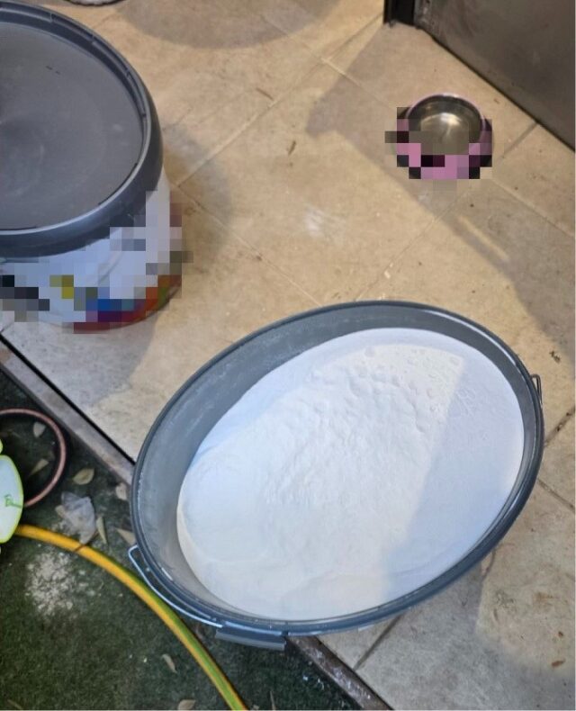 Λευκή ουσία σε ανοιχτό δοχείο κατά την έρευνα της ΥΚΑΝ στη Λεμεσό