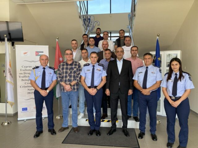 13 αξιωματικοί σε εκπαιδευτική ανταλλαγή για την εμπορία προσώπων 13 αξιωματικοί σε εκπαιδευτική ανταλλαγή για την εμπορία προσώπων