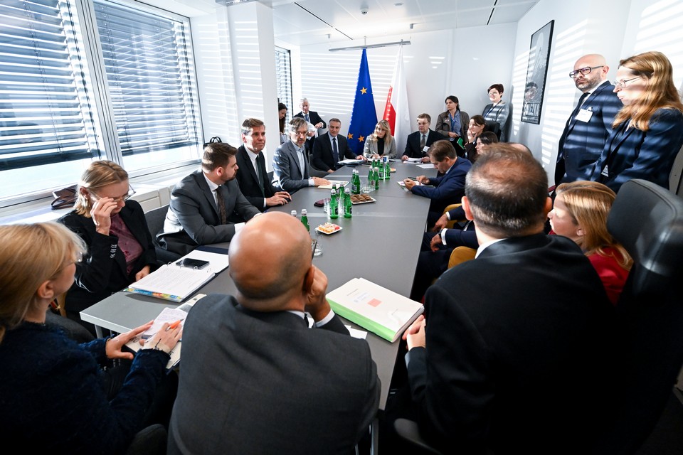 12102026_YpGeorgias eu (13)