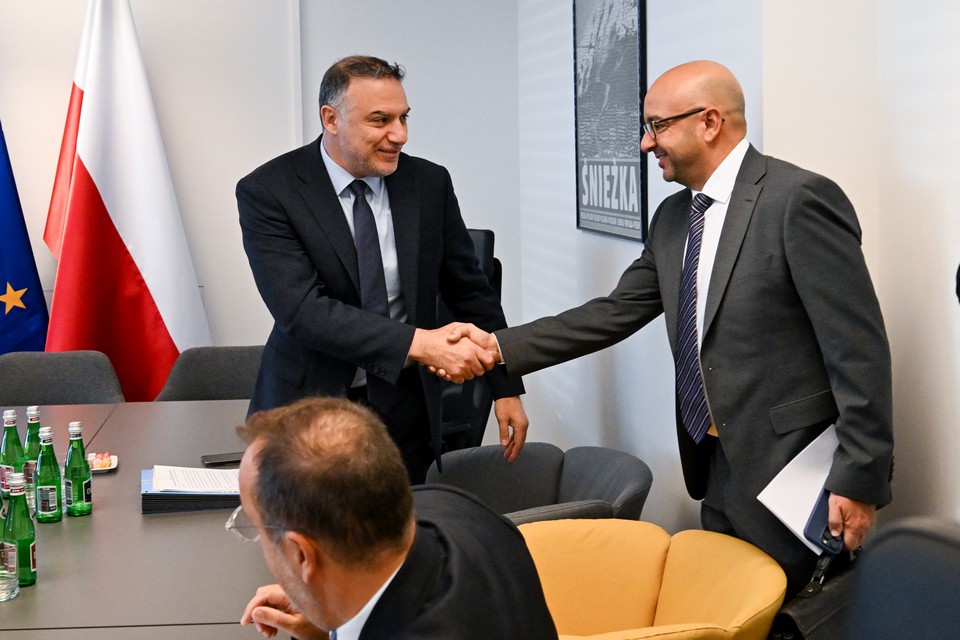 12102026_YpGeorgias eu (3)