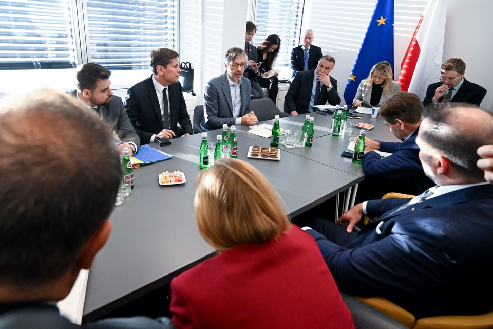 12102026_YpGeorgias eu (5)