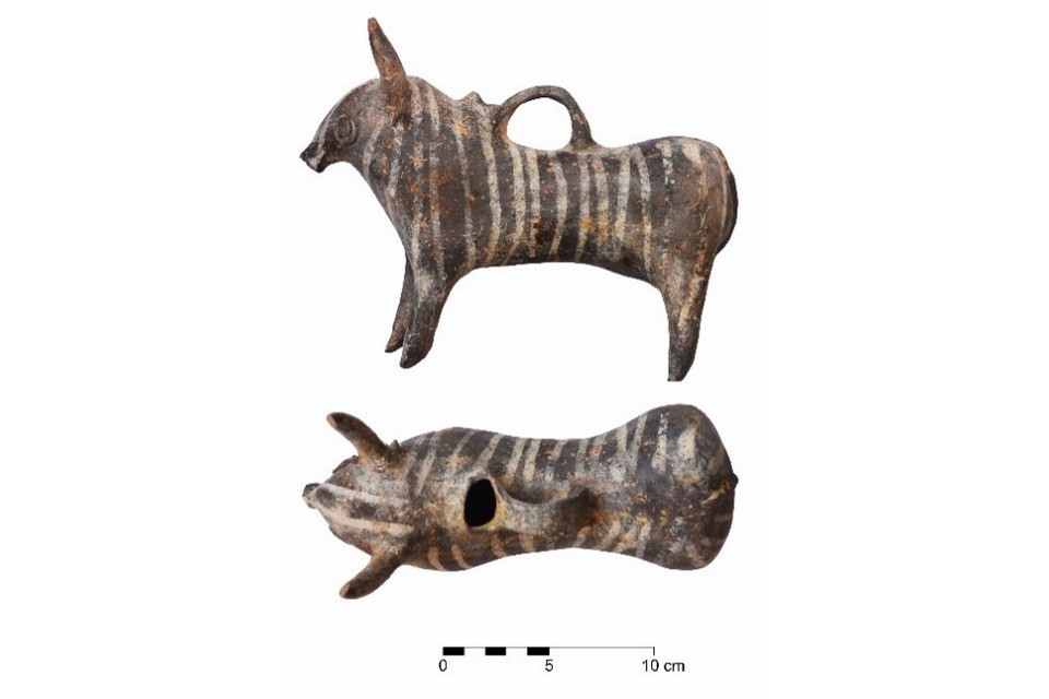 Εικ. 1: Ειδώλιο βοοειδούς (ρυτό), 1350-1300 π.Χ.