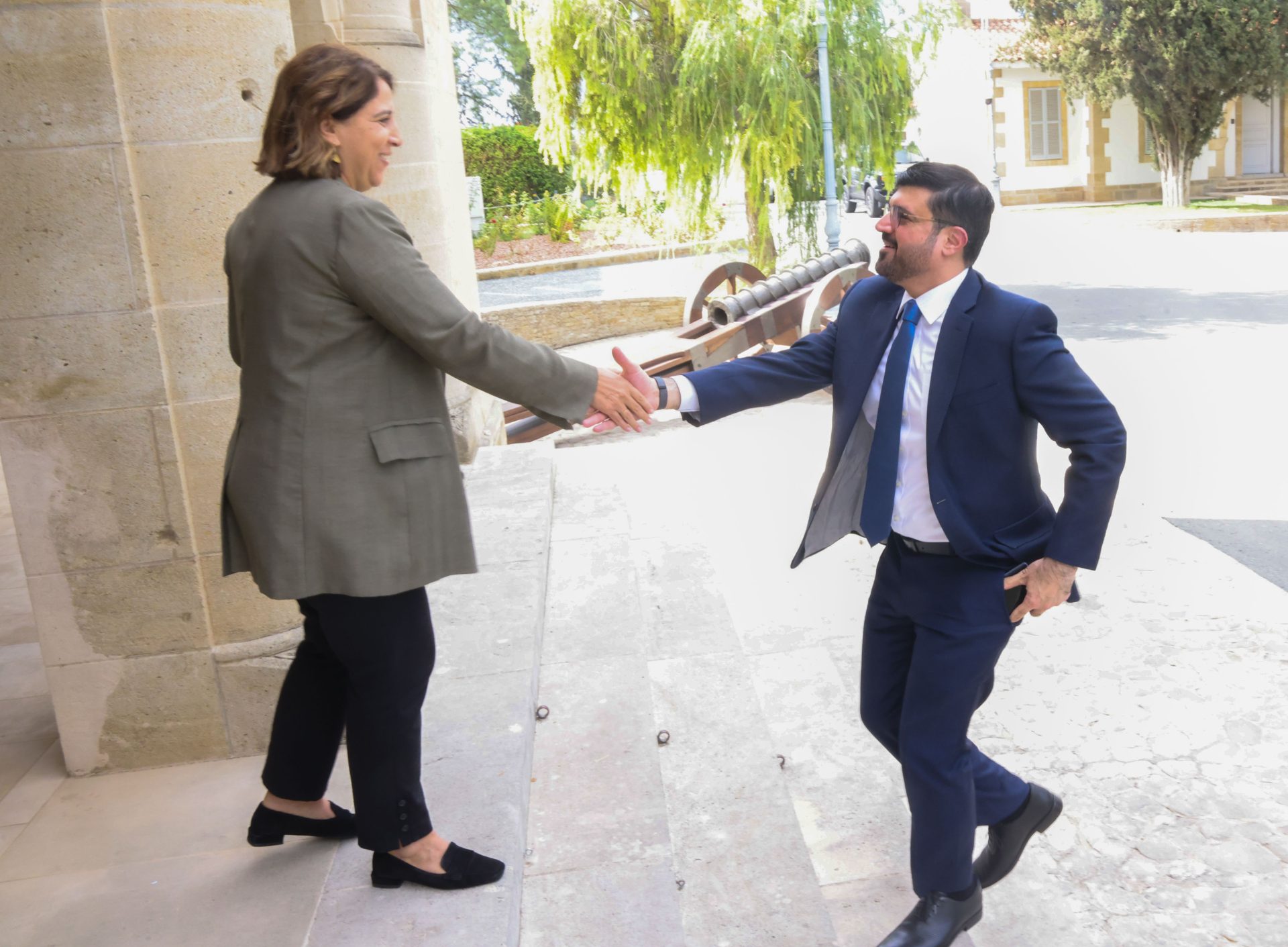 Υφυπουργός παρά τω Προέδρω – Υφυπο