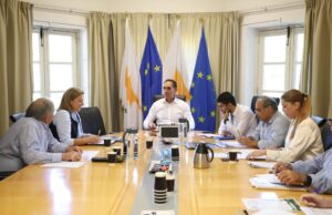 Υπουργός Εσωτερικών ‒ Πρόεδρος Ένωσης Κοινοτήτων Κύπρου και Κοινοτάρχες Αγίας Ειρήνης, Νικηταρίου, Κανναβιών, Ξυλιάτου