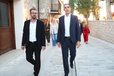 Υπουργός Εσωτερικών – Εγκαίνια Α΄ φάσης έργου ανάπλασης της Πλατείας της Κοινότητας Χοιροκοιτίας