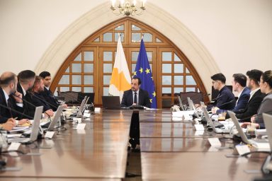 Πρόεδρος της Δημοκρατίας ‒ Ειδική Συνεδρία του Υπουργικού Συμβουλίου με νέους και νέες