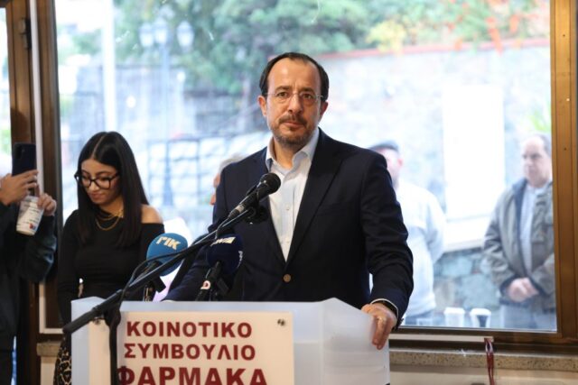 Πρόεδρος της Δημοκρατίας – Τελετή εγκαινίων του λιθόστρωτου πυρήνα της Κοινότητας Φαρμακά Πρόεδρος της Δημοκρατίας – Τελετή εγκαινίων του λιθόστρωτου πυρήνα της Κοινότητας Φαρμακά