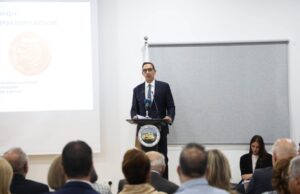 Υπουργός Εσωτερικών – Τελετή υπογραφής της Β΄ φάσης του Πρωτοκόλλου Αδελφοποίησης μεταξύ του Δήμου Ακανθούς και του Δήμου Ηρακλείου Αττικής