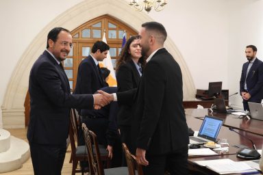 Πρόεδρος της Δημοκρατίας ‒ Ειδική Συνεδρία του Υπουργικού Συμβουλίου με νέους και νέες