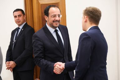 Πρόεδρος της Δημοκρατίας ‒ Ειδική Συνεδρία του Υπουργικού Συμβουλίου με νέους και νέες