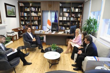 Υπουργός Εσωτερικών – Επιτετραμμένη της Ρουμανίας στην Κύπρο