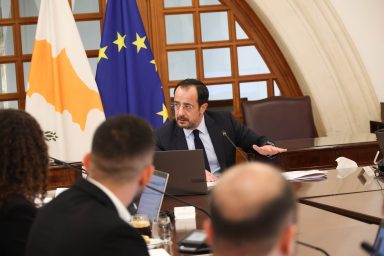 Πρόεδρος της Δημοκρατίας ‒ Ειδική Συνεδρία του Υπουργικού Συμβουλίου με νέους και νέες