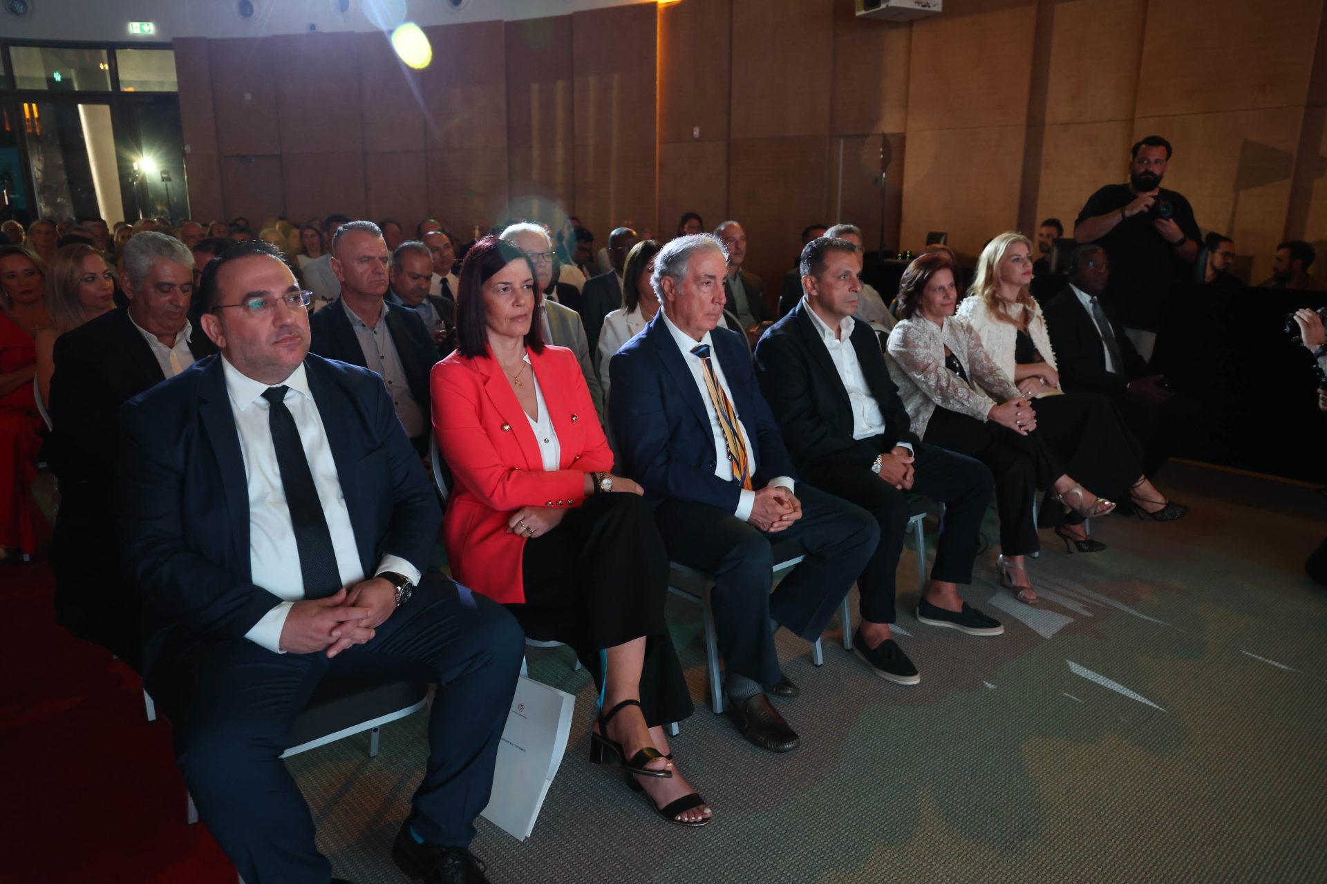 Υφυπουργός Τουρισμού – Παγκόσμια