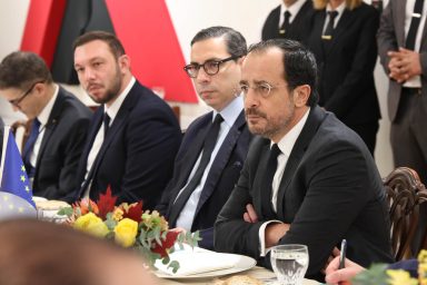 Πρόεδρος της Δημοκρατίας – Πρόεδρος του Κράτους της Παλαιστίνης
