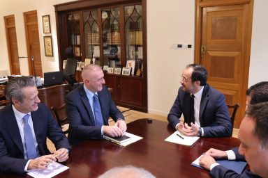 Πρόεδρος της Δημοκρατίας – Γενικός Διευθυντής Επιχειρήσεων και αντιπροσωπία της Eni