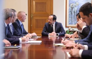 Πρόεδρος της Δημοκρατίας – Γενικός Διευθυντής Επιχειρήσεων και αντιπροσωπία της Eni