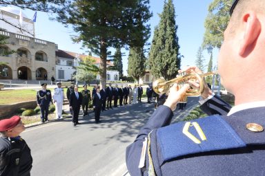 Πρόεδρος της Δημοκρατίας ‒ Ανδριάντας του Αρχιεπισκόπου Μακαρίου Γ΄