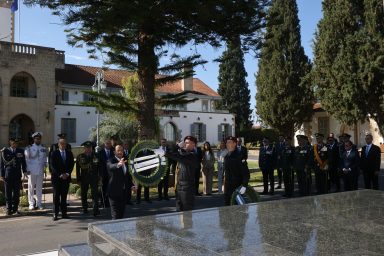Πρόεδρος της Δημοκρατίας ‒ Ανδριάντας του Αρχιεπισκόπου Μακαρίου Γ΄