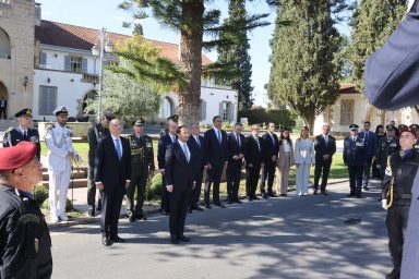 Πρόεδρος της Δημοκρατίας ‒ Ανδριάντας του Αρχιεπισκόπου Μακαρίου Γ΄