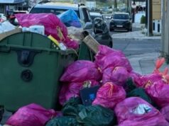 ΛΑΤΣΙΑ: Ένας περίπατος στη Μακαρίου που καταντά… βόλτα ανάμεσα στα σκουπίδια-(Φώτο)