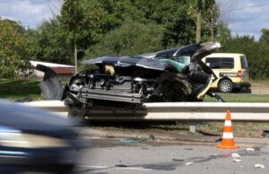 Σύγκρουση τεσσάρων οχημάτων στην Παρεκκλησιά – Έκλεισε η δεξιά λωρίδα Σύγκρουση τεσσάρων οχημάτων στην Παρεκκλησιά – Έκλεισε η δεξιά λωρίδα