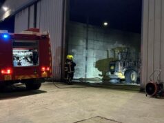 Λάρνακα: Εκτεταμένες ζημιές σε εκσκαφέα από πυρκαγιά σε υποστατικό