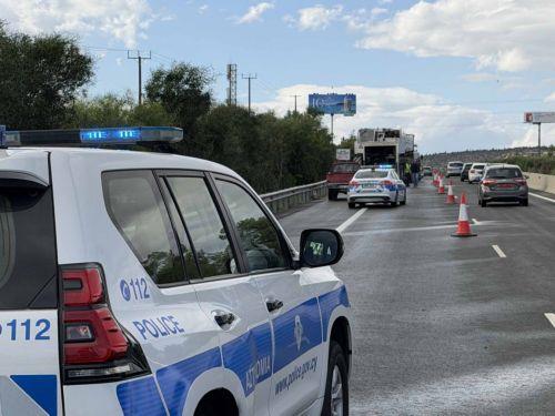Έκλεισε τμήμα λωρίδας στον αυτοκινητόδρομο Λάρνακας–Λευκωσίας – Αυξημένη κίνηση Έκλεισε τμήμα λωρίδας στον αυτοκινητόδρομο Λάρνακας–Λευκωσίας – Αυξημένη κίνηση