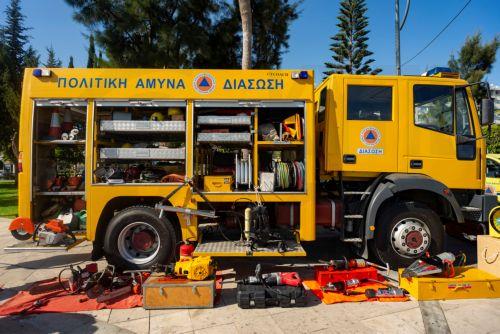 Πολιτική Άμυνα: Σε διετή υπηρεσία γυναίκες του 2004 και άνδρες του 1972-73 Πολιτική Άμυνα: Σε διετή υπηρεσία γυναίκες του 2004 και άνδρες του 1972-73