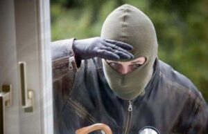 Лимасол: супругов связали и похитили €5 000 и дорогостоящие украшения Лимасол: супругов связали и похитили €5 000 и дорогостоящие украшения