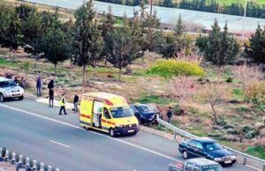На автомагистрали в районе Корноса закрыта полоса — Двое получили лёгкие травмы
