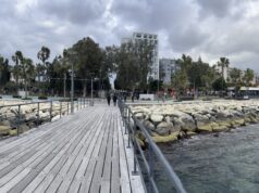 Η ξύλινη προβλήτα και ο παραλιακός περίπατος στον Μόλο Λεμεσού,25 Μαρτίου 2024.