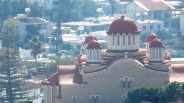 Αγία Φύλα: Το σχέδιο για 38 οικόπεδα και σχεδόν 12.000 τ.μ. νέων δρόμων Η εκκλησία Παναγίας Χρυσαφυλιώτισσας στην Αγία Φύλα