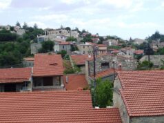 Παραδοσιακές κατοικίες και στέγες στη Λόφου της επαρχίας Λεμεσού.