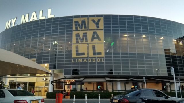 MYMALL την Κυριακή: Μια στάση για ΚΑΡΠΑ και απινιδωτή μπορεί να κάνει τη διαφορά MYMALL την Κυριακή: Μια στάση για ΚΑΡΠΑ και απινιδωτή μπορεί να κάνει τη διαφορά