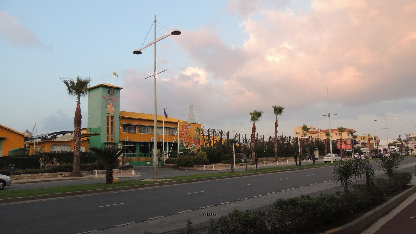 Σταθμός για 56 παιδιά και επτά διαμερίσματα: Μέσα στον φάκελο του Γερμανικού Ογκολογικού Σταθμός για 56 παιδιά και επτά διαμερίσματα: Μέσα στον φάκελο του Γερμανικού Ογκολογικού