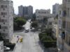 Πολυκατοικίες σε αστική γειτονιά της Λεμεσού