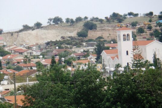 Άποψη γειτονιάς στα Πάνω Πολεμίδια.