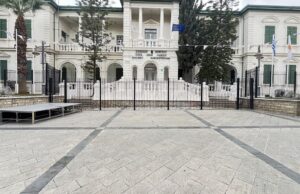 Πέντε χριστουγεννιάτικα περίπτερα στο Διοικητήριο: Ποιοι μπορούν να τα διεκδικήσουν