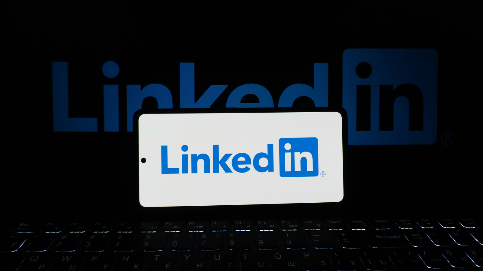 LinkedIn: Λιγότερη προβολή στις γενικόλογες αναρτήσεις από AI LinkedIn: Λιγότερη προβολή στις γενικόλογες αναρτήσεις από AI