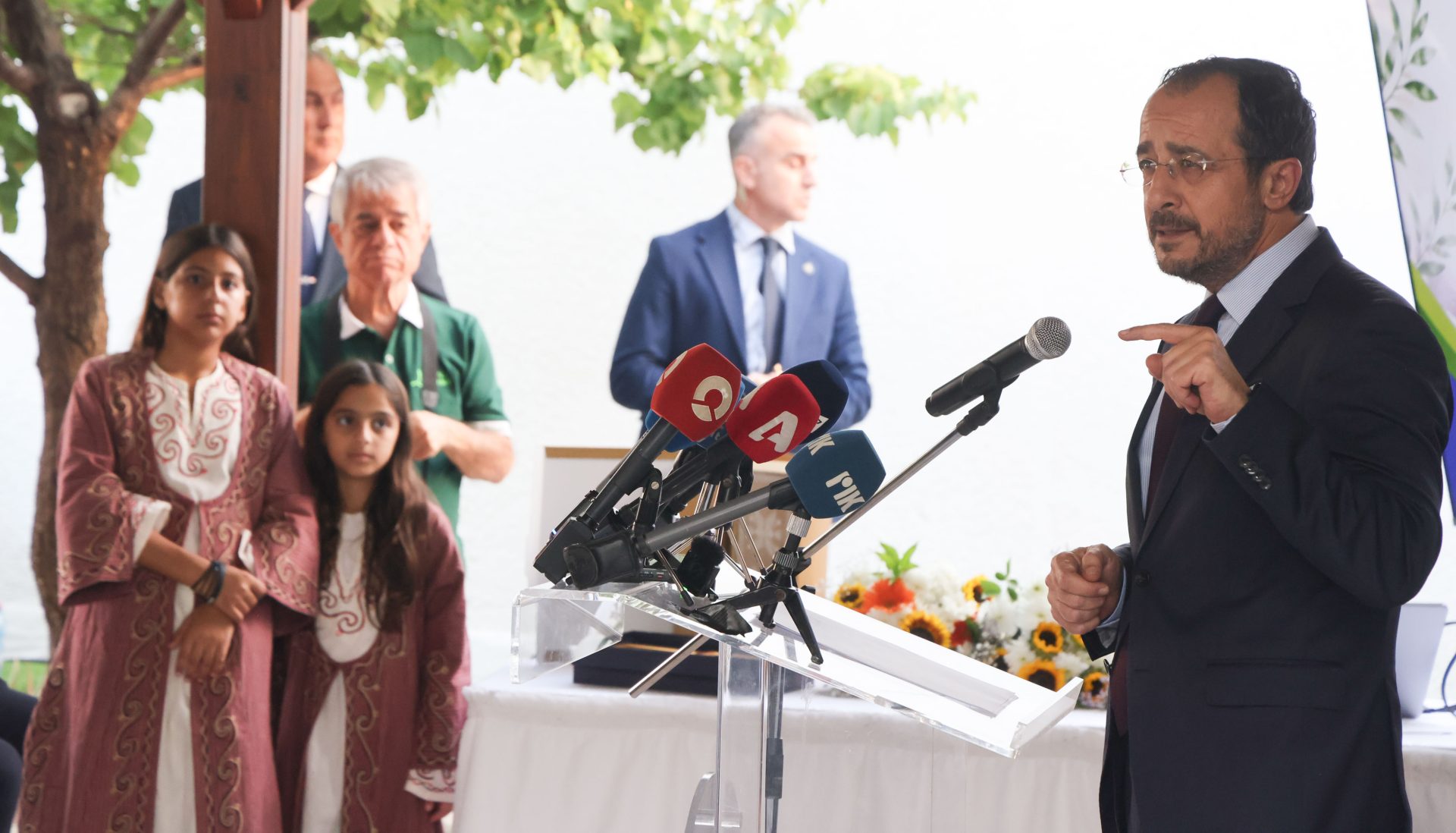 Πρόεδρος της Δημοκρατίας ‒ Εκδήλω